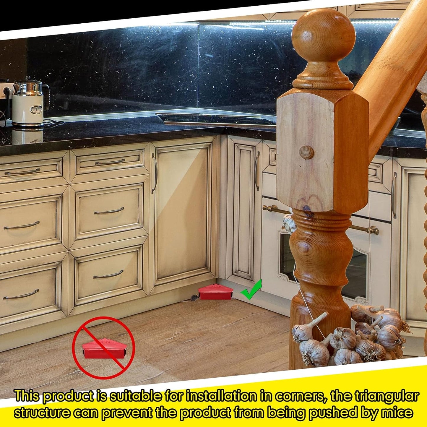 Qualirey 12 Pcs Mice Station with Key Triangle Bait Station Reusable Rodent Trap Bait Box, Keeps Children and Pets Safe Indoor & Outdoor, Bait Not Included, Suitable for Small Mice (Red)