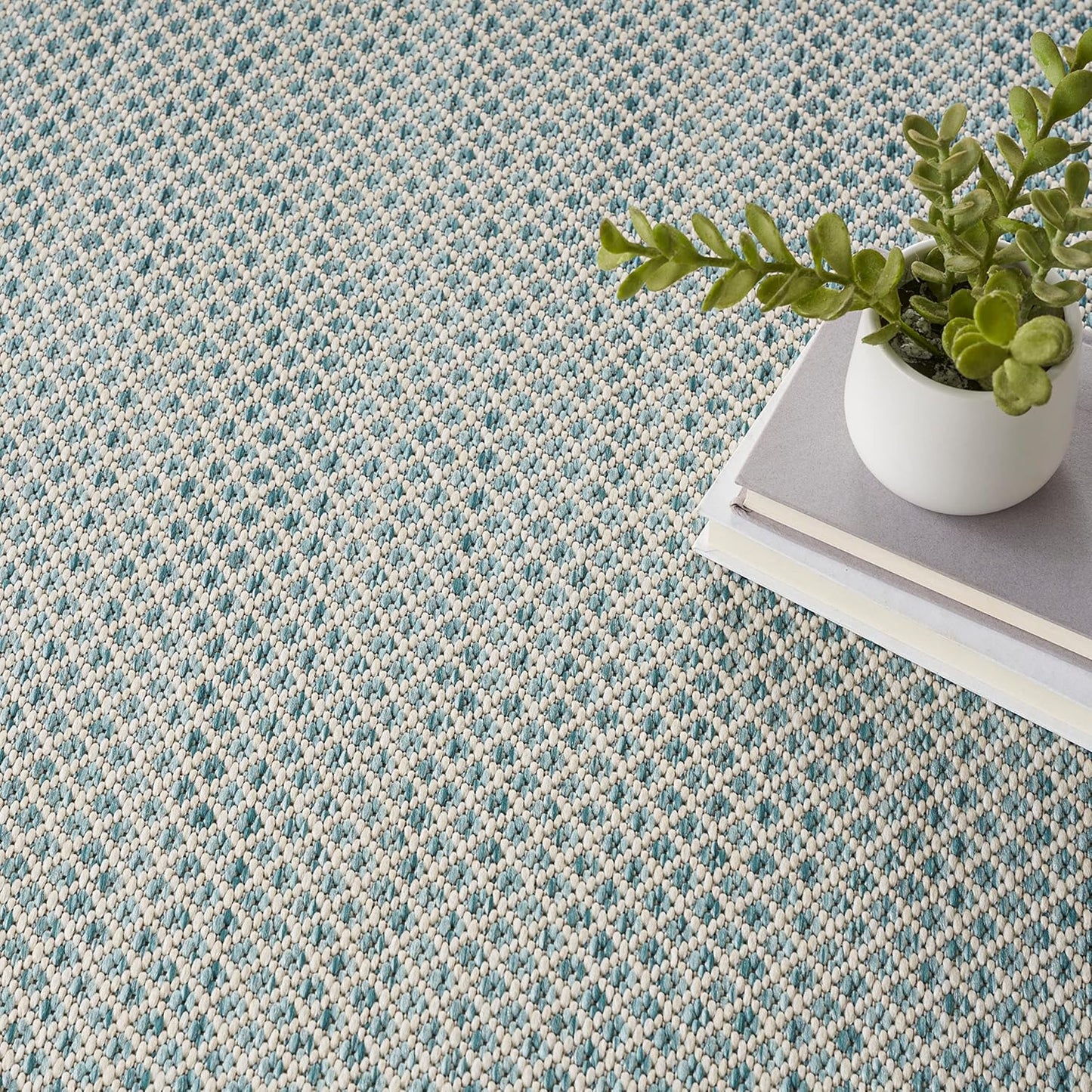 Nourison Home Courtyard 8' x Round Ivory Aqua Fabric Modern Area Rug (8' Round)