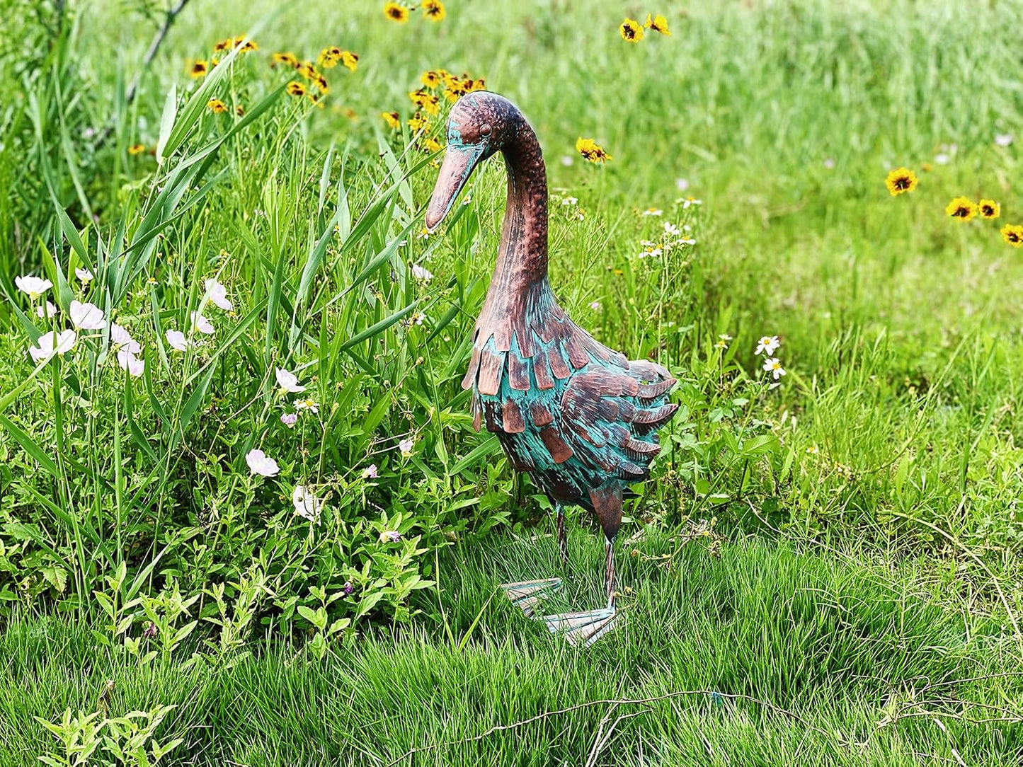 Garden Outdoor Statue Metal Duck Art Sculpture for Lawn, Farm and Patio - 25 Inches