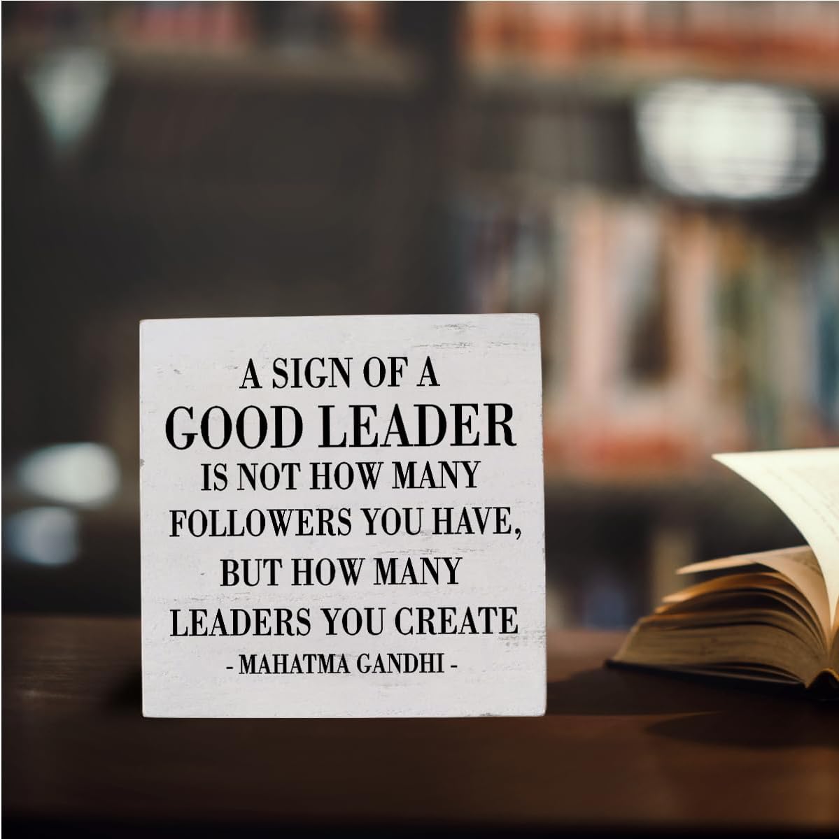 Inspirational A Sign of A Good Leader Desk Decor Wooden Box Sign Office Decor Rustic White Wood Block Plaque Box Sign for Leader Boss Mentor Home Office Desk Shelf Table Decoration Leadership Gift