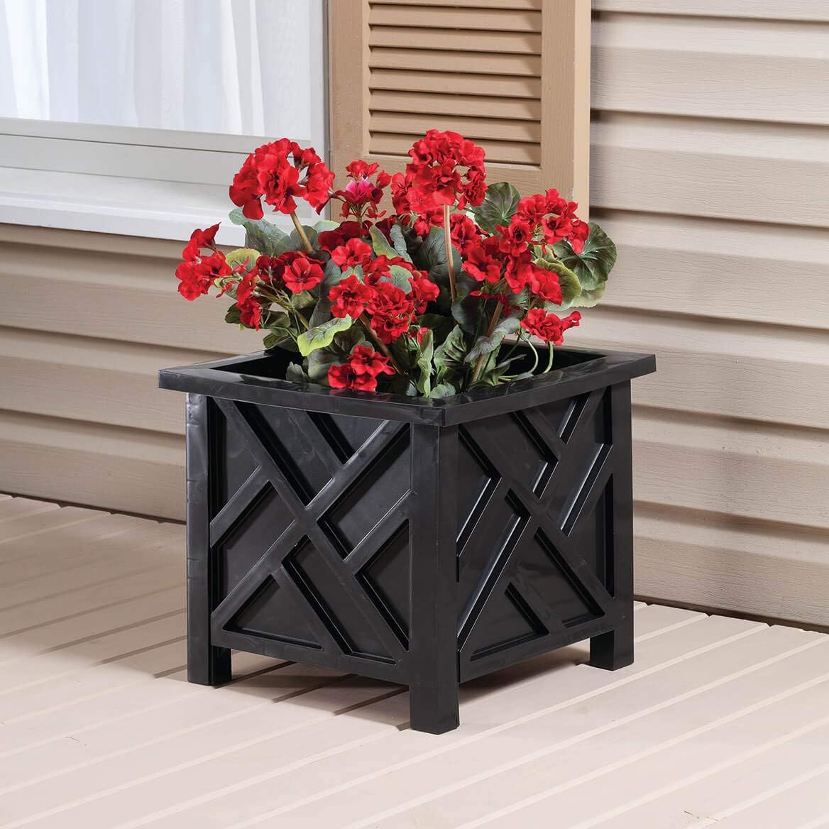 Miles Kimball Set of 2 Chippendale Planter Boxes, Black, Outdoor Décor – Plant Holder for Garden, Patio and Lawn, Weather-Resistant Polypropylene – 14 ¾” sq. x 13 ¼ H Overall