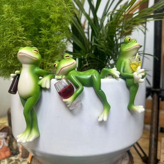 3 PCS Charming Resin Frog Sits On A Flowerpot, Suitable for Decorating Balconies, Gardens, and Flower Pots. Seasonal Decorations and Whimsical Designs Make It Perfect