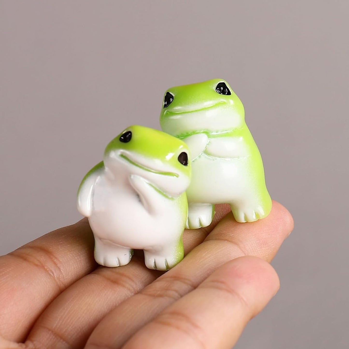 Set of 6 Mini Resin Animals Frogs Figurines,Living Room Bathroom Bedroom Kitchen Office Desk Bookshelf Farmhouse Car Garden Decor Miniature Frog Statue Decoration Outdoor Bonsai Fish Tank Accessories