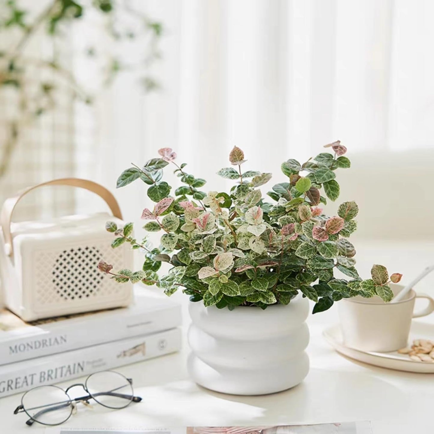 Ceramic Plant Pot Indoor, 4.7 Inch Flower Pot with Drainage Hole, Small Bubble Design Ceramic Planter for Home & Office Decor (White)