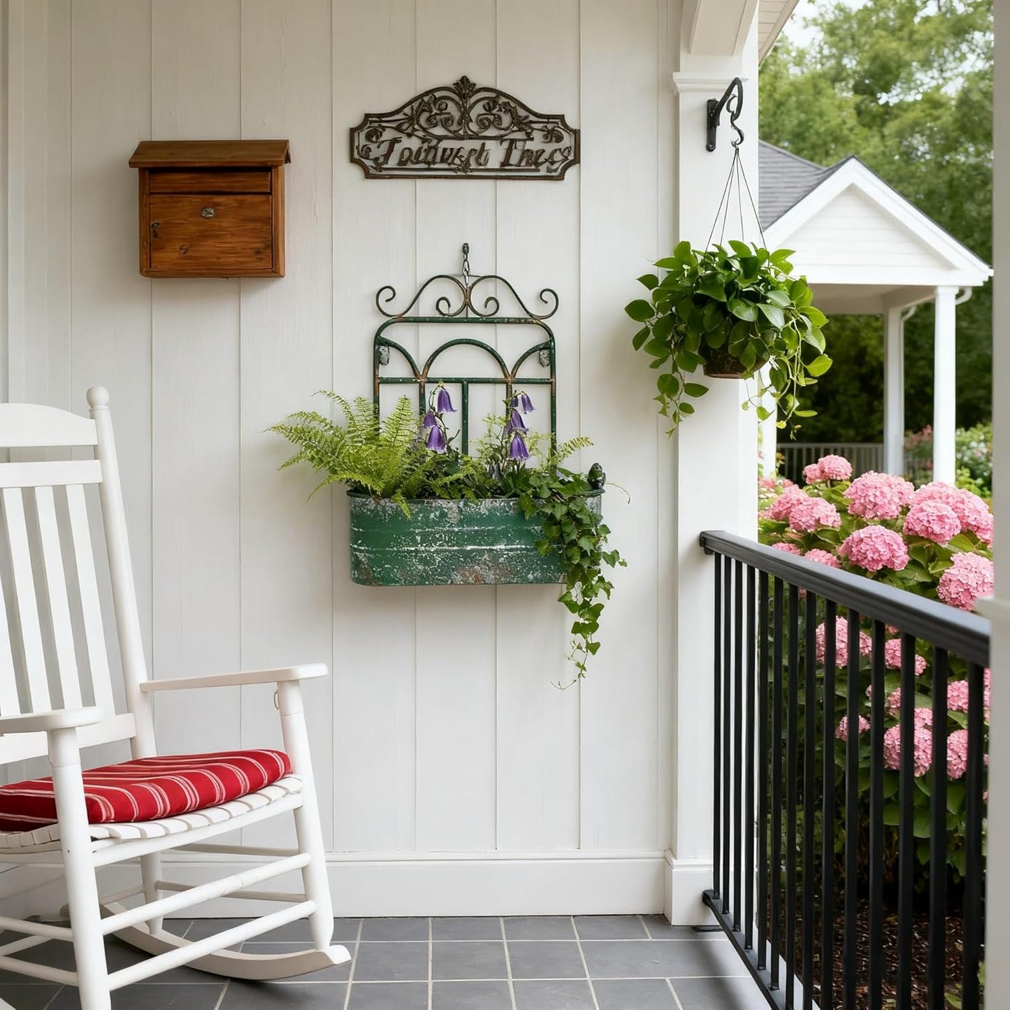 Rustic Metal Wall Planter Country Garden Wall Hanging Mount Vase Pocket Outdoor Vintage Hanging Pot Farmhouse Wall Decor for Plants Flowers (Green)