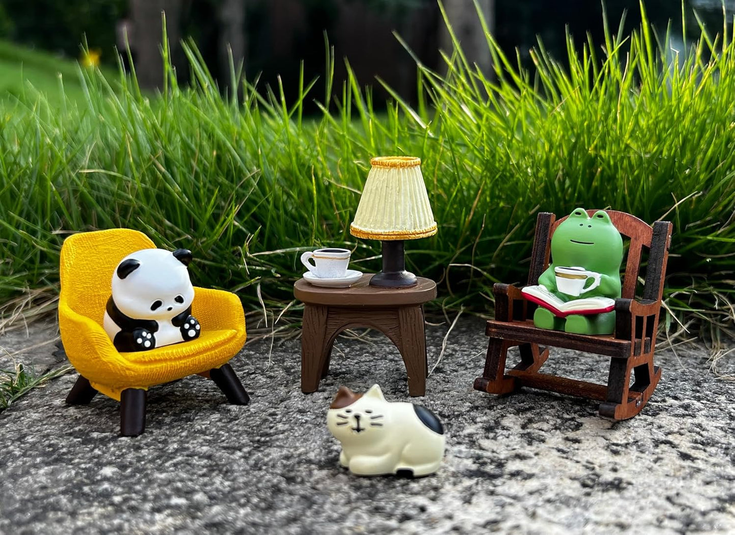 Miniature Frog Figurines, Cute Frog Desk Accessories for Desk Decor, Funny Gifts for Garden Decor, Mini Resin Animal Garden Statues (Multi-Animal)