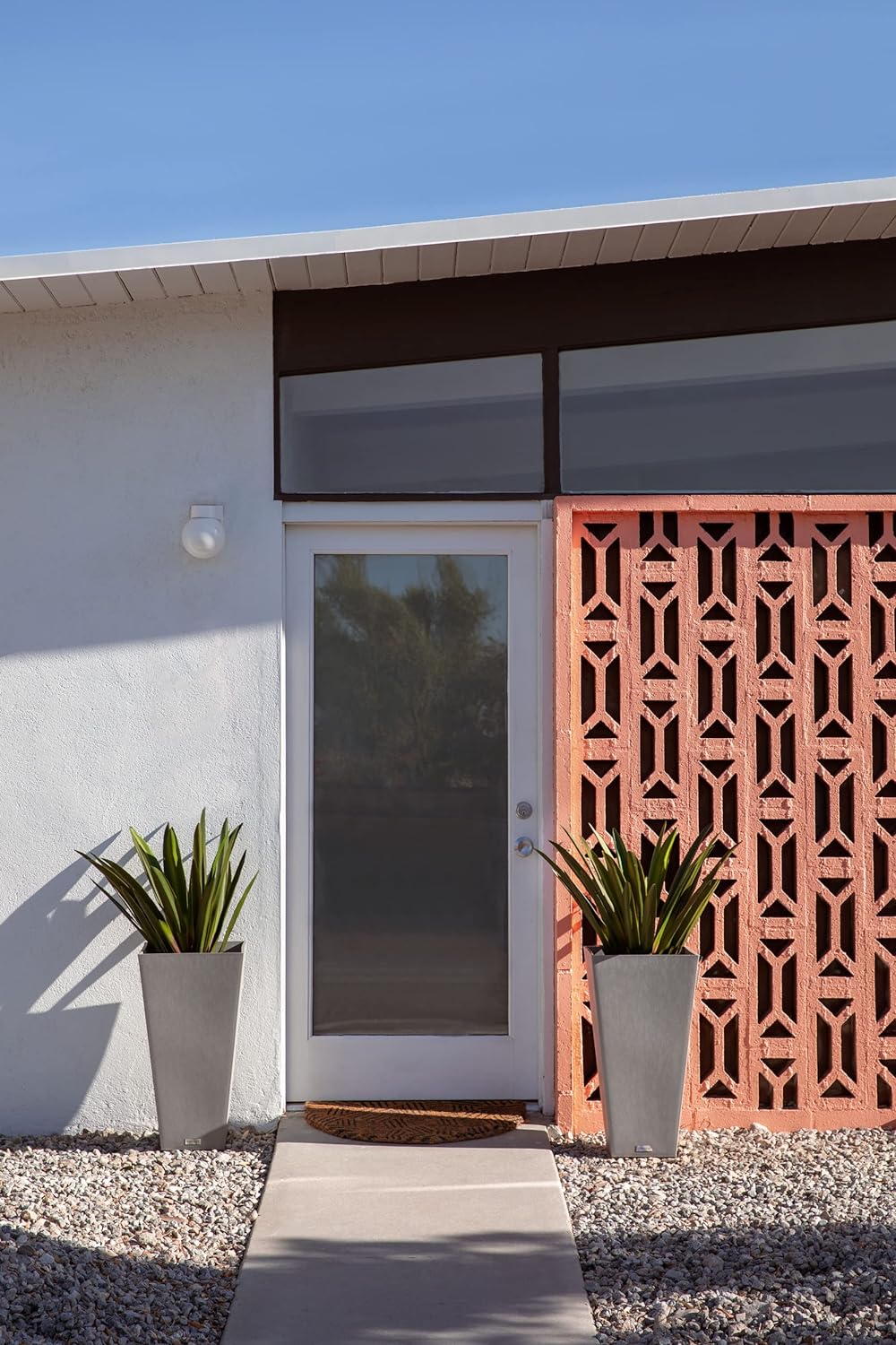 Veradek V-Resin Indoor/Outdoor Taper Planter, Set of 2 (30 inch, Grey)