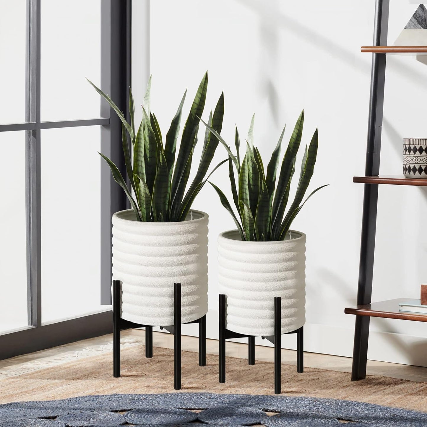 Oakrain Plants Pots with Stand, Set of 2 Indoor Planter Pots, Mid-Century Decorative Metal Flower Pots with Drainage for Living Room, Office, Garden, Balcony, 8"&10", White