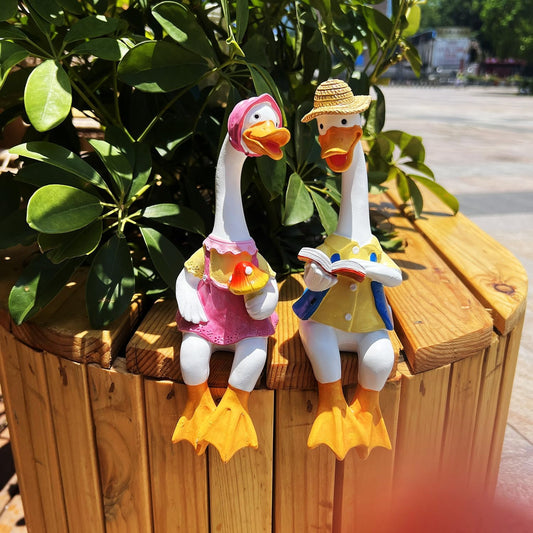 Handside Garden Statues Couple Animal Cartoon Resin Cute Sitting Sculpture Goose Lovers Figurine Gift for Wedding Art Decor Goose for Yard Home Patio and Office