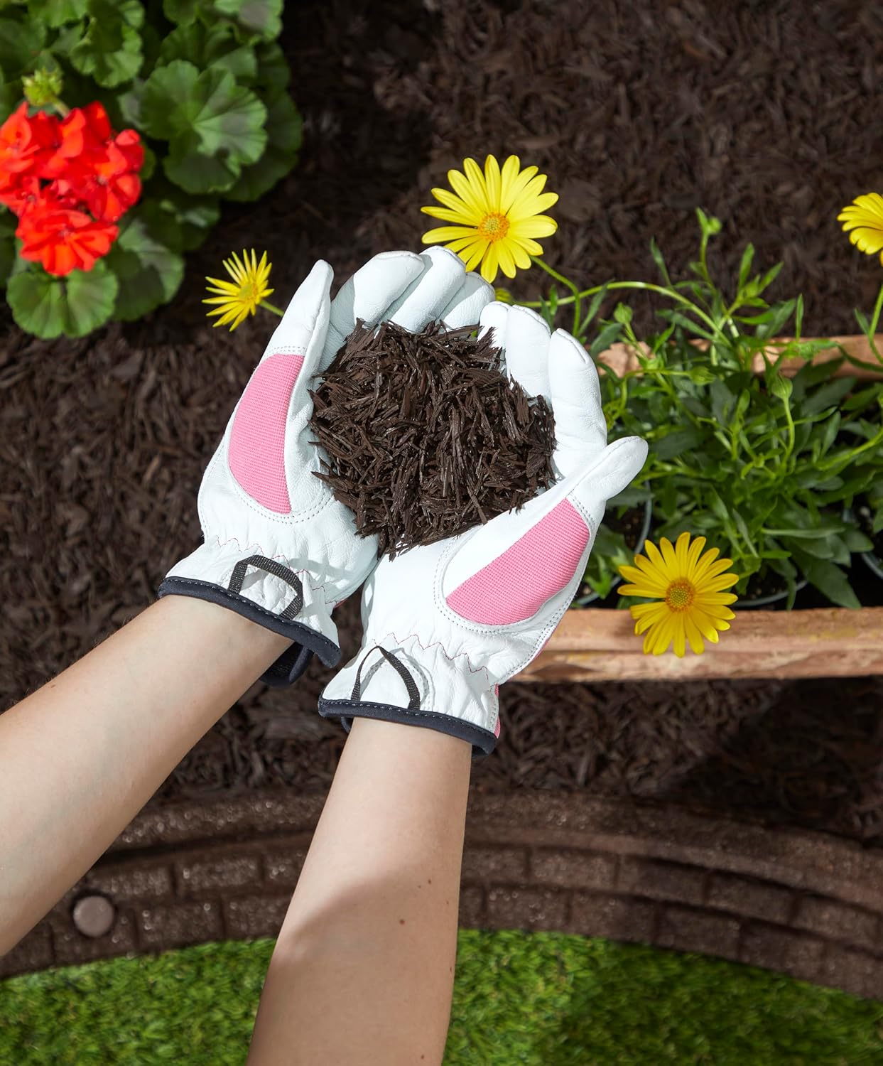 Rubberific Premium Shredded Rubber Mulch for Gardens, Lawns, and Landscaping | Long Lasting Color | Looks Like Natural Wood Mulch (37.5 CU. CT. - 675 LBS, Brown)