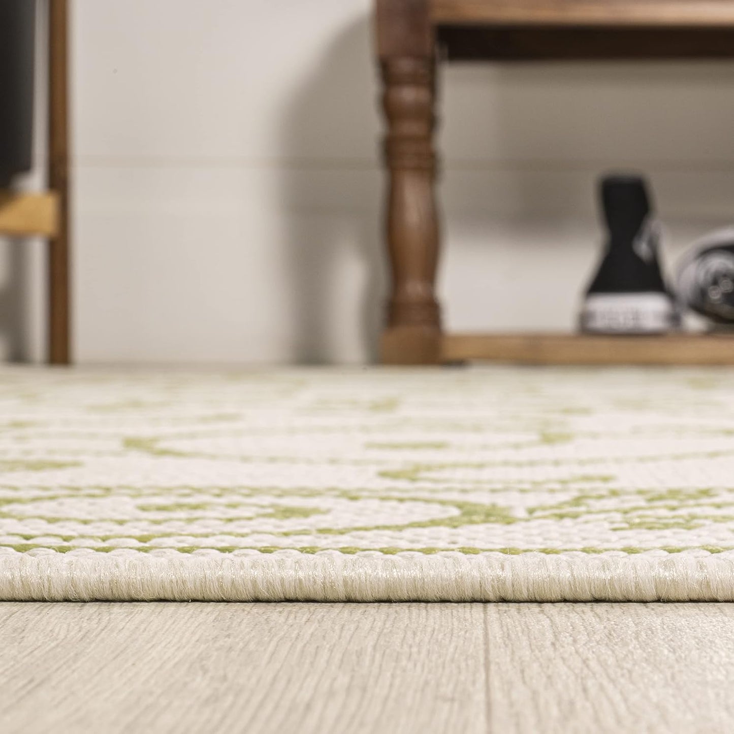 JONATHAN Y SMB106I-4 Charleston Vintage Filigree Textured Weave Indoor Outdoor Area Rug, Coastal,Traditional,Transitional Easy Clean,Bedroom,Kitchen,Backyard,Patio, Non-Shed, Cream/Green, 4 X 6