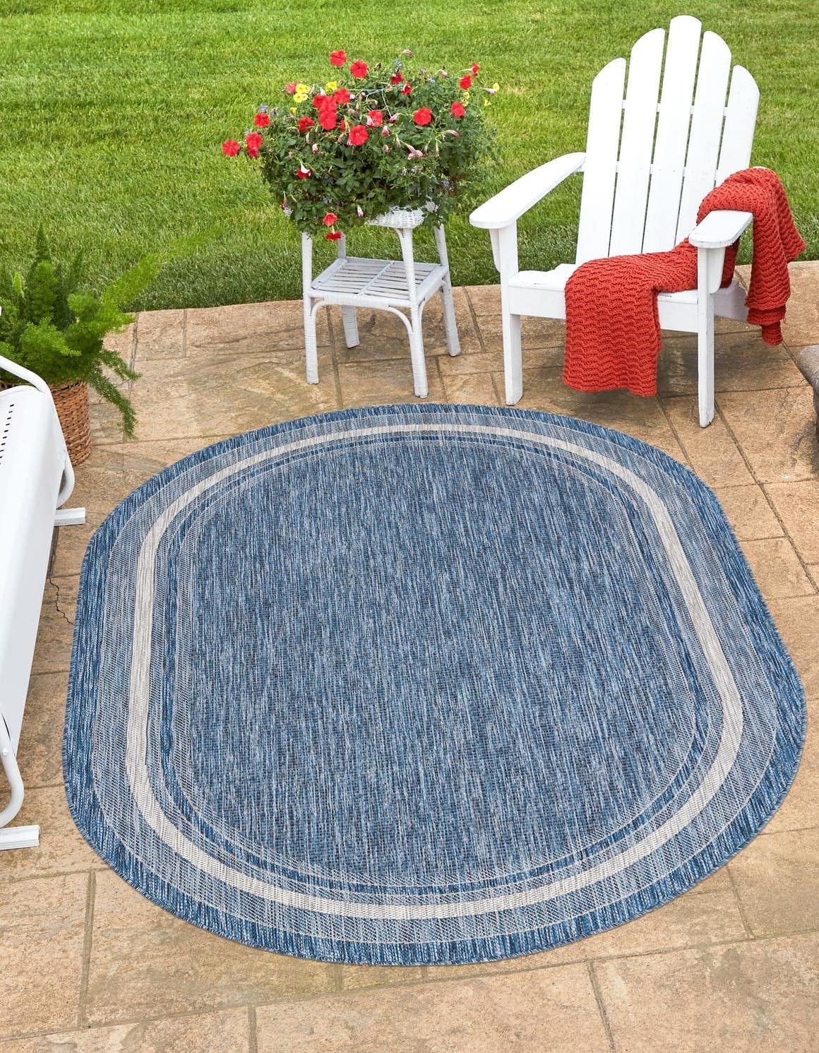 Unique Loom Outdoor Border Collection Area Rug - Soft Border (3' 3" x 5' 3" Oval, Blue/ Ivory)