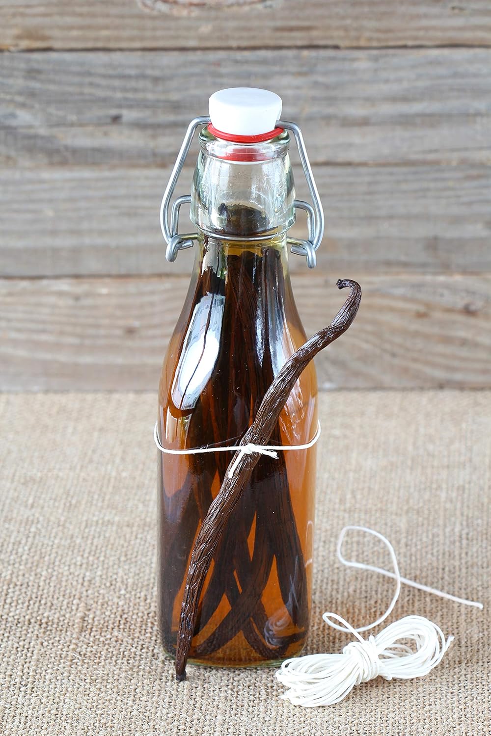 Homemade Vanilla Extract Kit | DIY | 1 Ounce of Premium Organic Madagascar Grade A Vanilla Beans 6-7 inches (Appoximately 8-10 Beans) with 8.5 oz Swing Top Glass Bottle