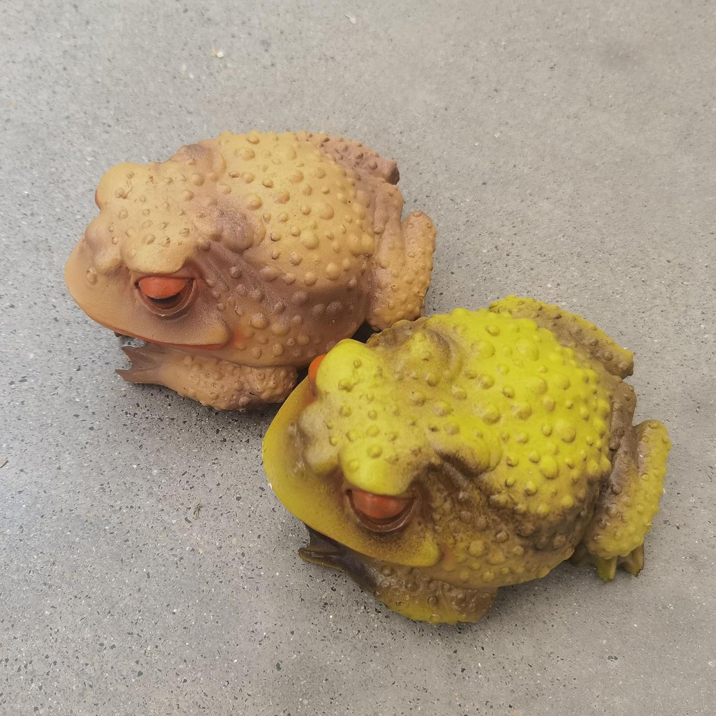 2pcs Frog and Toad Garden Statues - Outdoor Yard Art Decor Figurines - Decorative Frog Figurine for Garden, Patio, Lawn