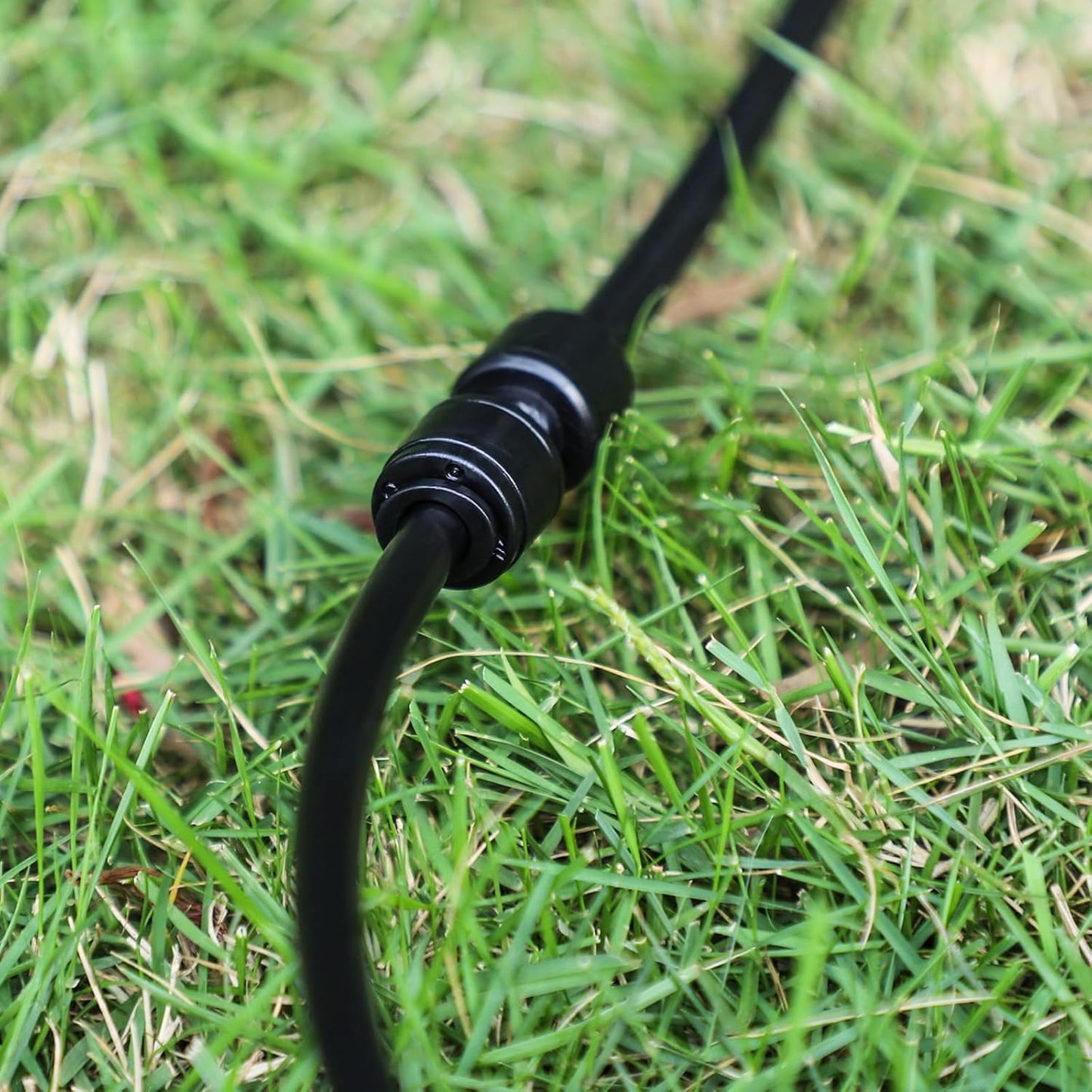 MIXC 20 Pack 1/4" Drip Irrigation Coupling Connectors, Quick Connect Drip Line Connectors for 1/4 Inch Irrigation Tubing, Leak Free Irrigation Tubing Connectors for Garden Sprinkler System.