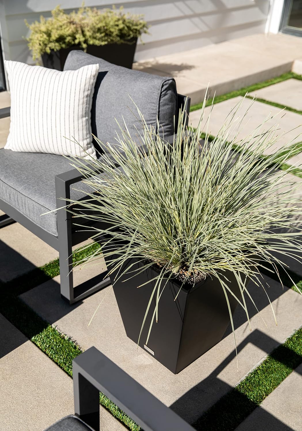 Veradek Pure Series Nobleton Plastic Planter - Large Pots for Indoor or Outdoor Porch/Patio | Durable All-Weather Use with Drainage Holes | Modern Planter Décor for Flowers, Shrubs, Trees