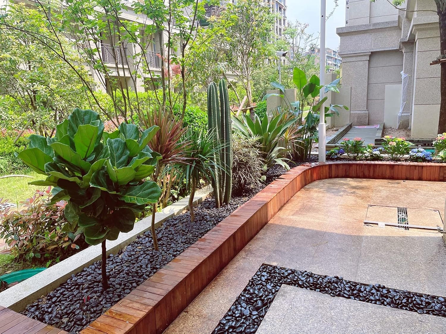 5 lbs Polished Black Pebbles for Indoor Plants, 0.8-1.2 Inch Small Bag Black Stones. Decorative River Rocks for Plants Aquarium Planter Vase Fillers Landscaping and Garden