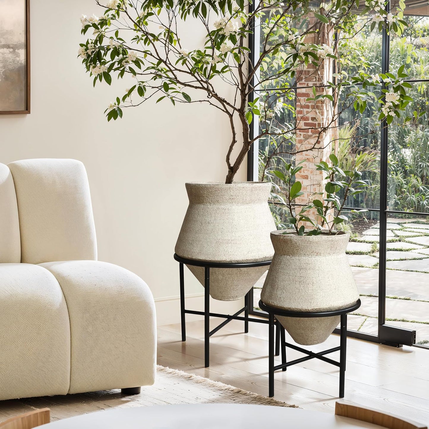 LuxenHome Planters for Indoor Plants, Set of 2 Indoor Plant Pots, Novelty Decorative Planters with Black Metal Stands, Distressed Cachepot Cauldron Large Floor Flower Pot for Living Room, 11 & 16 Inch